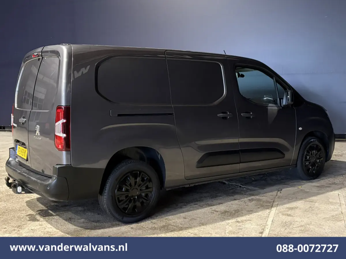 1.5 BlueHDI 102pk L2H1 Euro6 Airco | 3-Zits | Apple Carplay | Camera | Cruisecontrol | Trekhaak Android Auto, Parkeersensoren, Bijrijdersbank