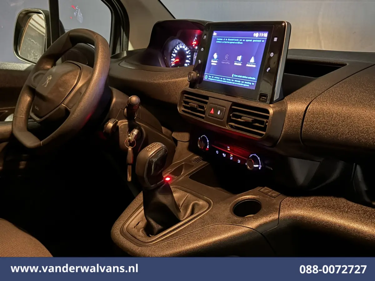 1.5 BlueHDI 102pk L2H1 Euro6 Airco | 3-Zits | Apple Carplay | Camera | Cruisecontrol | Trekhaak Android Auto, Parkeersensoren, Bijrijdersbank