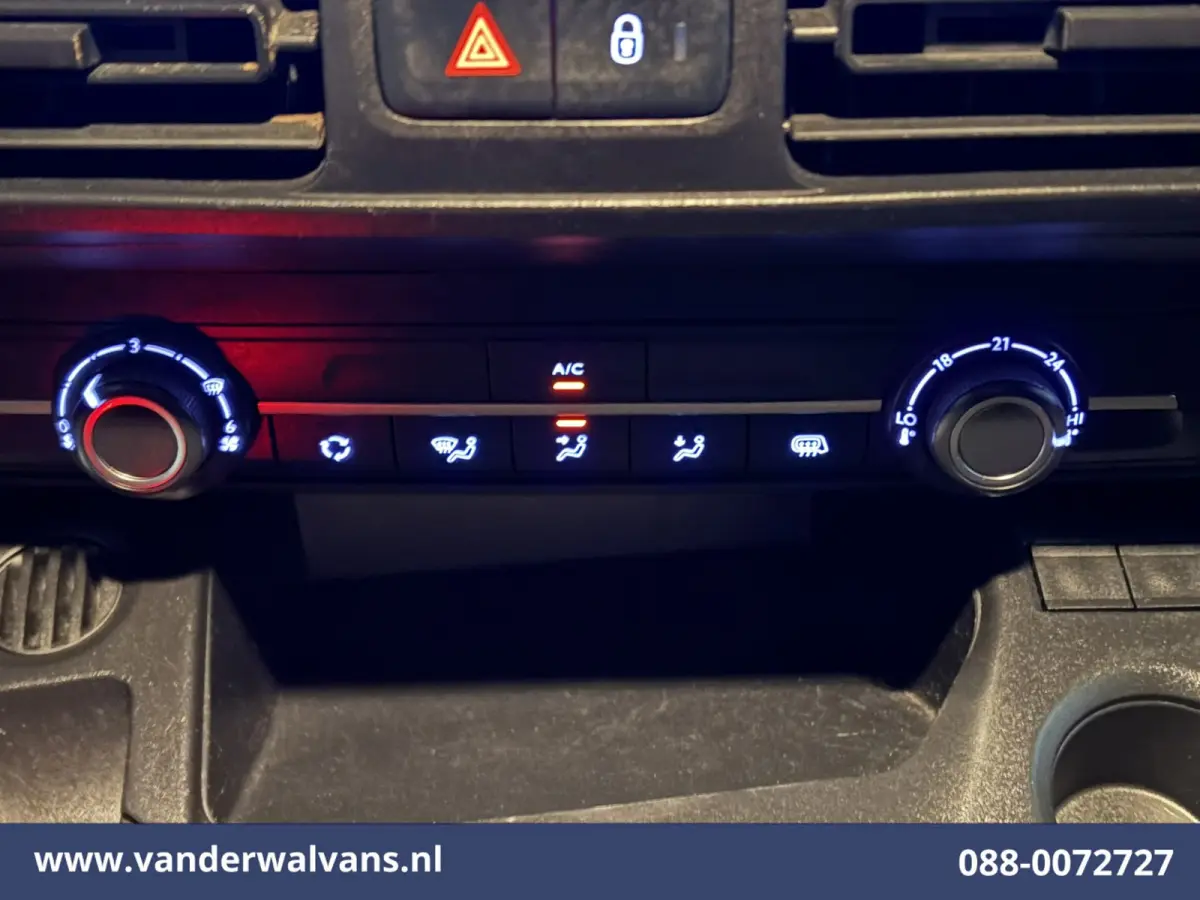 1.5 BlueHDI 102pk L2H1 Euro6 Airco | 3-Zits | Apple Carplay | Camera | Cruisecontrol | Trekhaak Android Auto, Parkeersensoren, Bijrijdersbank