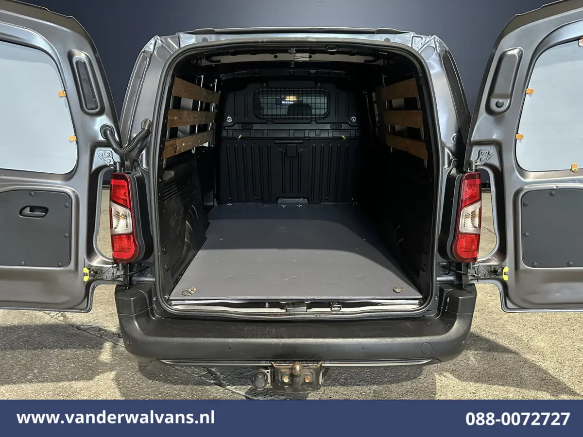 1.5 BlueHDI 102pk L2H1 Euro6 Airco | 3-Zits | Apple Carplay | Camera | Cruisecontrol | Trekhaak Android Auto, Parkeersensoren, Bijrijdersbank