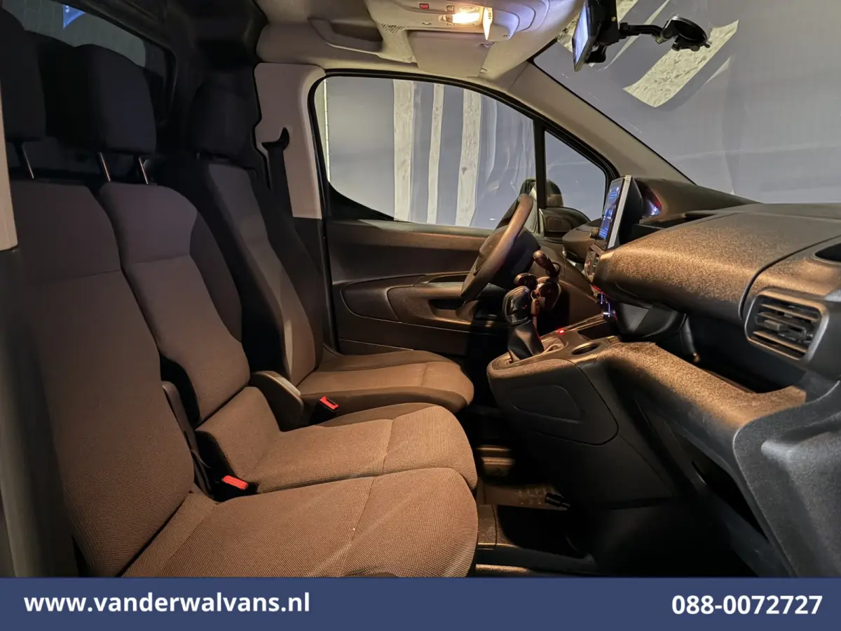 1.5 BlueHDI 102pk L2H1 Euro6 Airco | 3-Zits | Apple Carplay | Camera | Cruisecontrol | Trekhaak Android Auto, Parkeersensoren, Bijrijdersbank