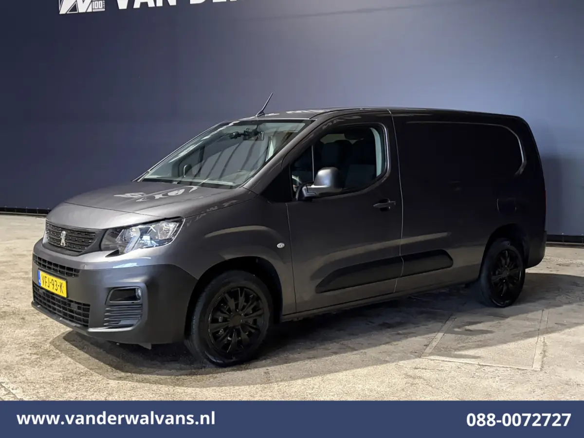 1.5 BlueHDI 102pk L2H1 Euro6 Airco | 3-Zits | Apple Carplay | Camera | Cruisecontrol | Trekhaak Android Auto, Parkeersensoren, Bijrijdersbank