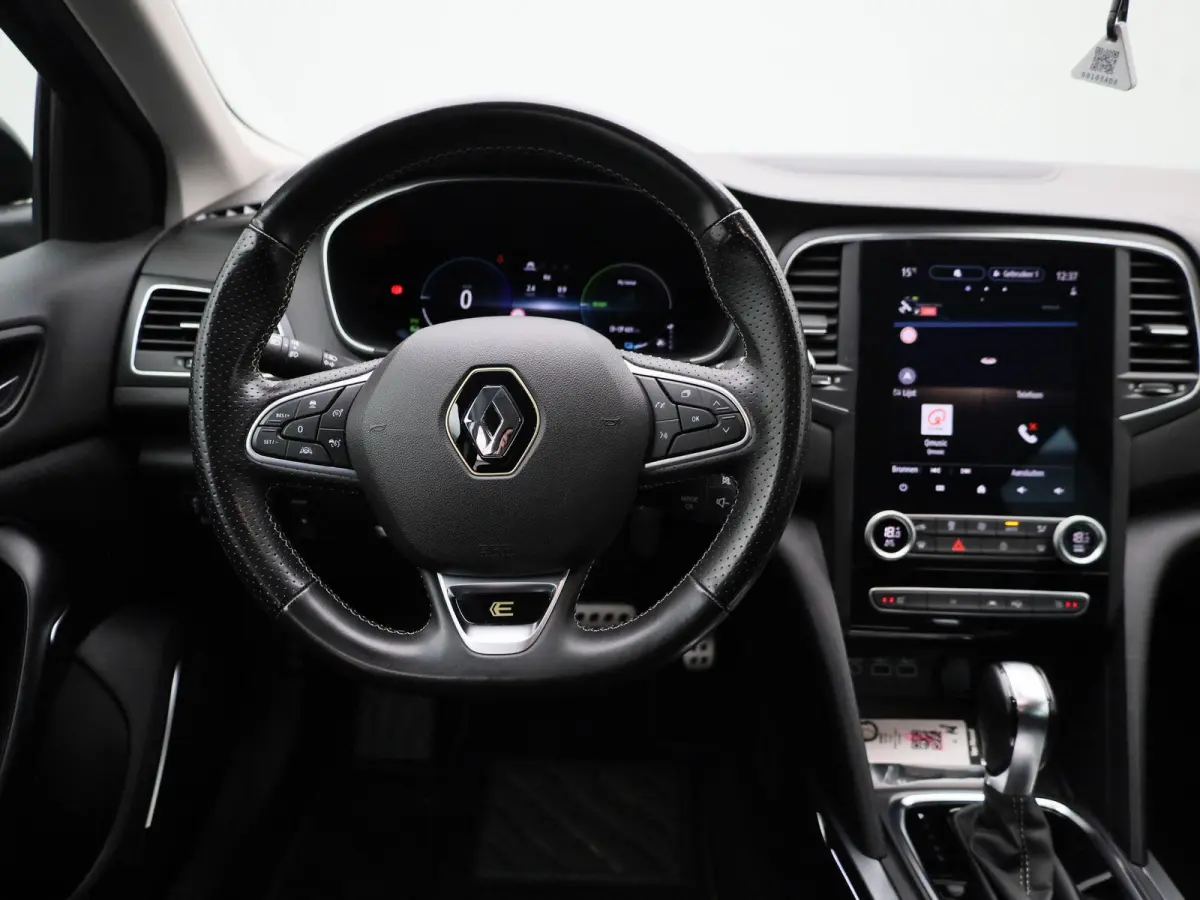 Estate 1.6 Plug-In Hybrid 160 E-Tech Engineered | PHEV | Navigatie | Apple Carplay / Android Auto | Camera | Climate Control | Sportstoelen | Stoelverwarming | Lichtmetalen Velgen | LED |