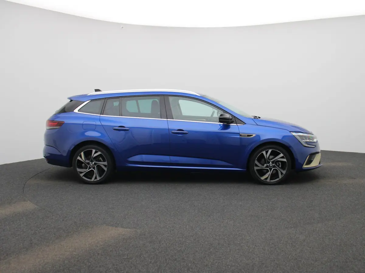 Estate 1.6 Plug-In Hybrid 160 E-Tech Engineered | PHEV | Navigatie | Apple Carplay / Android Auto | Camera | Climate Control | Sportstoelen | Stoelverwarming | Lichtmetalen Velgen | LED |