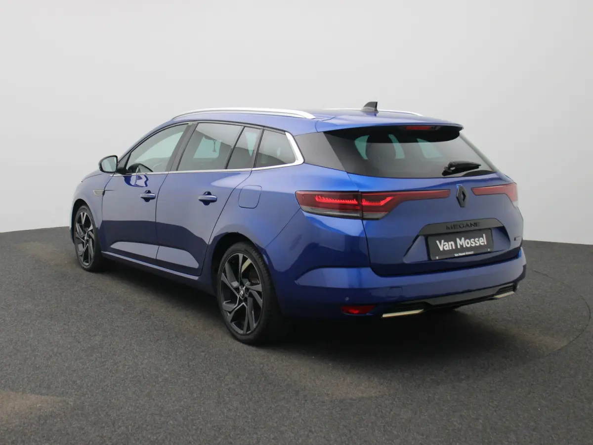 Estate 1.6 Plug-In Hybrid 160 E-Tech Engineered | PHEV | Navigatie | Apple Carplay / Android Auto | Camera | Climate Control | Sportstoelen | Stoelverwarming | Lichtmetalen Velgen | LED |