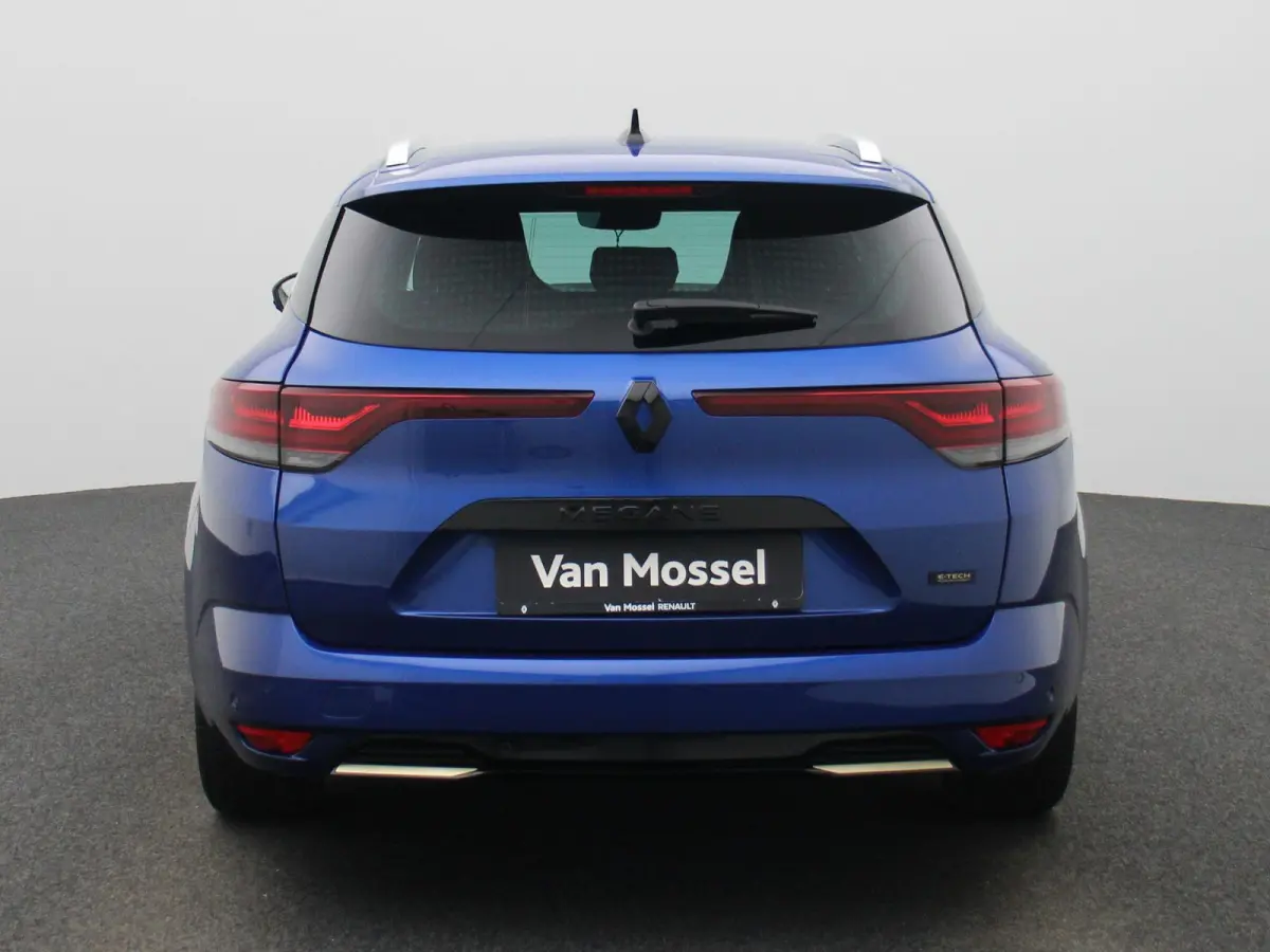 Estate 1.6 Plug-In Hybrid 160 E-Tech Engineered | PHEV | Navigatie | Apple Carplay / Android Auto | Camera | Climate Control | Sportstoelen | Stoelverwarming | Lichtmetalen Velgen | LED |