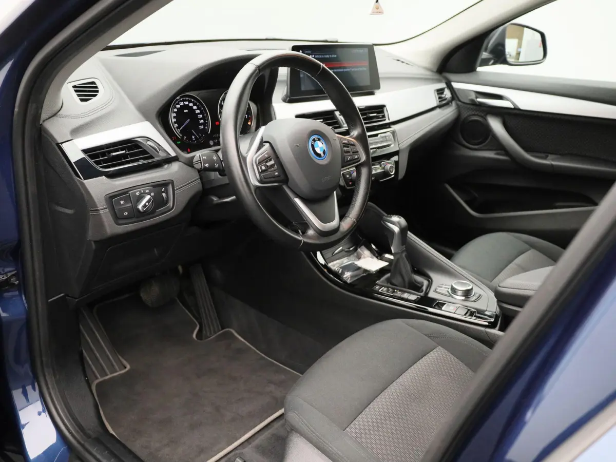 xDrive25e Aut. | Head up Display | Navigatie | Camera | Climate Control | Led Verlichting |