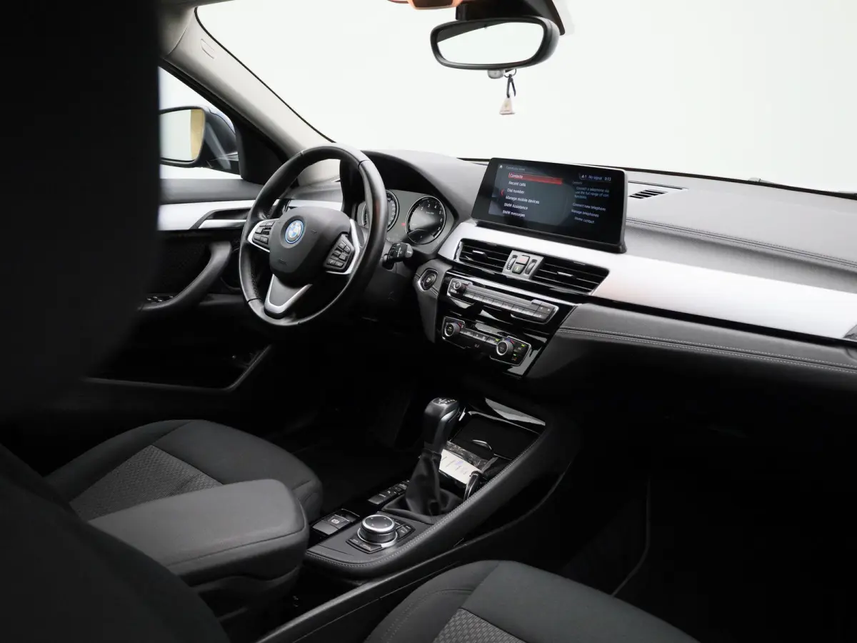 xDrive25e Aut. | Head up Display | Navigatie | Camera | Climate Control | Led Verlichting |