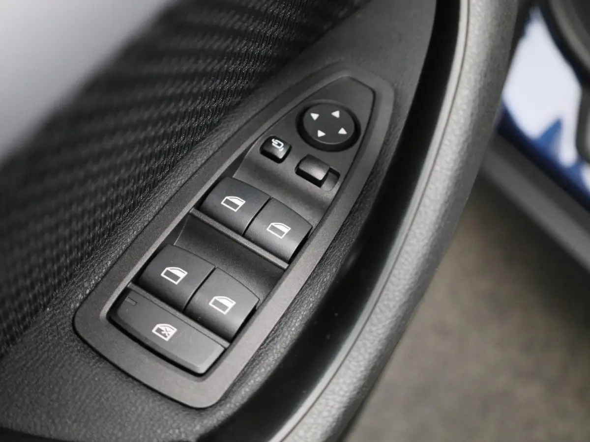 xDrive25e Aut. | Head up Display | Navigatie | Camera | Climate Control | Led Verlichting |