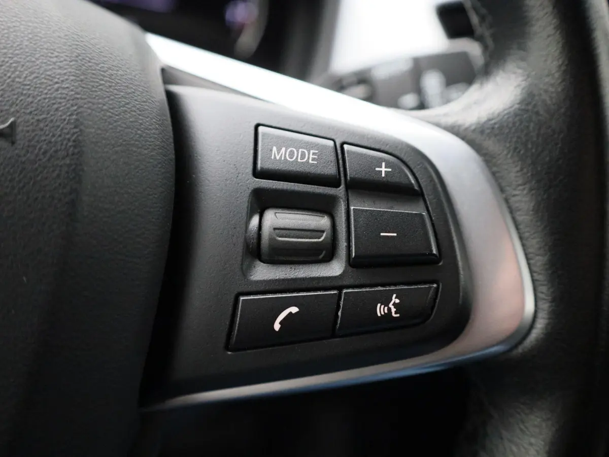 xDrive25e Aut. | Head up Display | Navigatie | Camera | Climate Control | Led Verlichting |