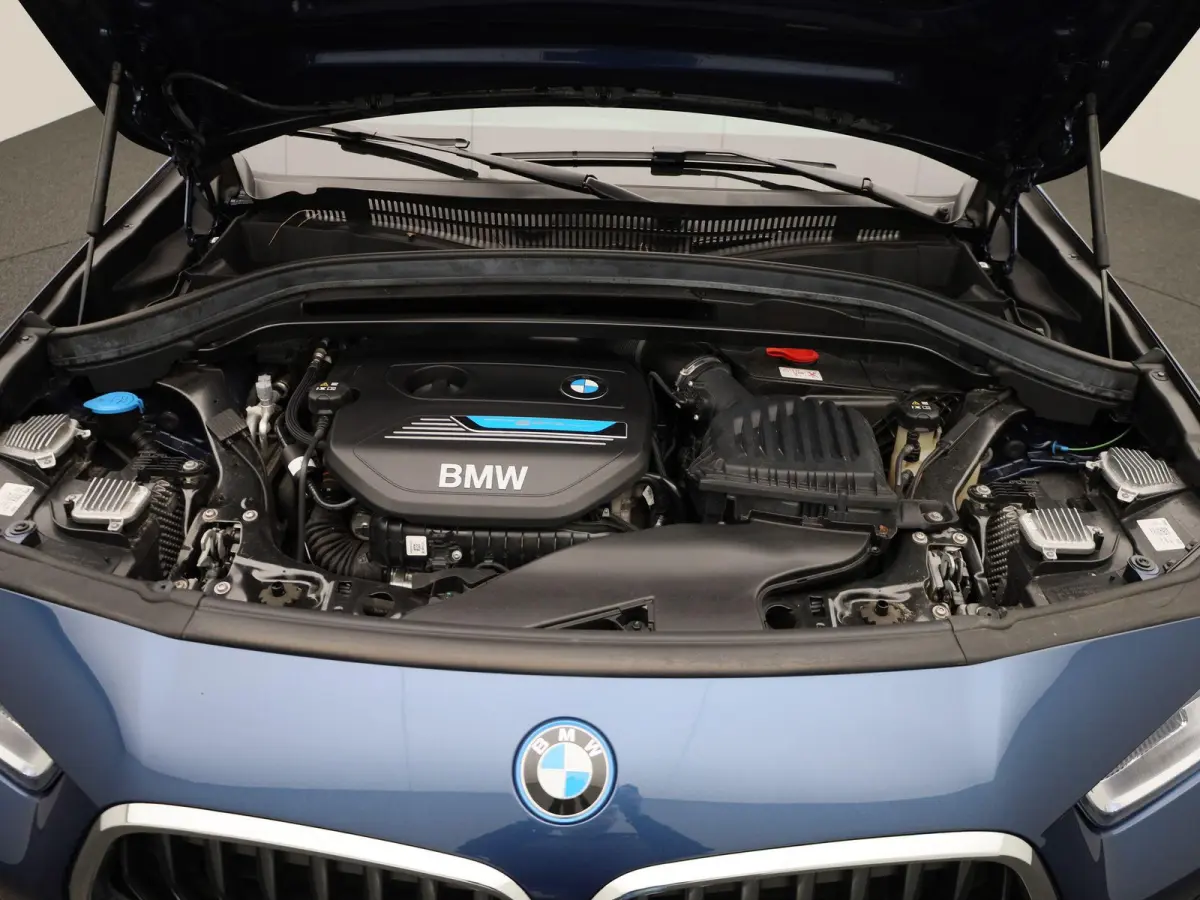 xDrive25e Aut. | Head up Display | Navigatie | Camera | Climate Control | Led Verlichting |