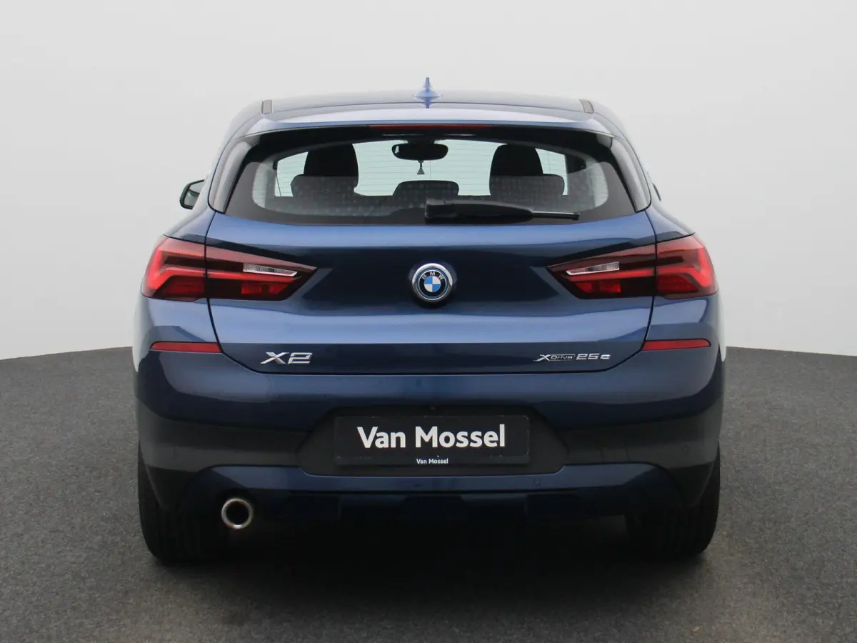 xDrive25e Aut. | Head up Display | Navigatie | Camera | Climate Control | Led Verlichting |