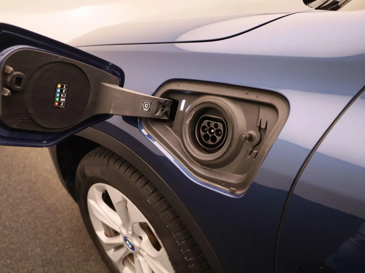 xDrive25e Aut. | Head up Display | Navigatie | Camera | Climate Control | Led Verlichting |