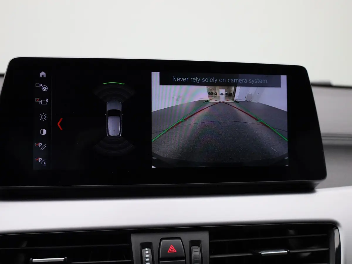 xDrive25e Aut. | Head up Display | Navigatie | Camera | Climate Control | Led Verlichting |