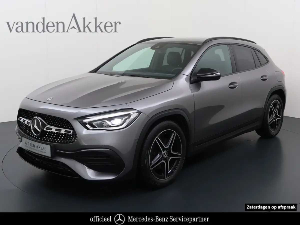 180 AMG // Night pakket // Camera // Elek. Achterklep // Sfeerverlichting // 19" AMG Velgen // LED