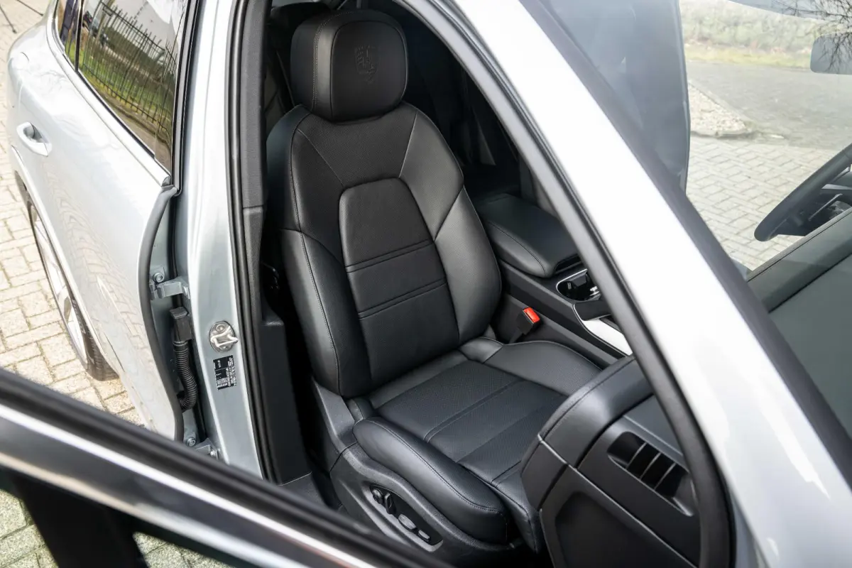 3.0 E-Hybrid SportDesign 4-Wielsturing InnoDrive