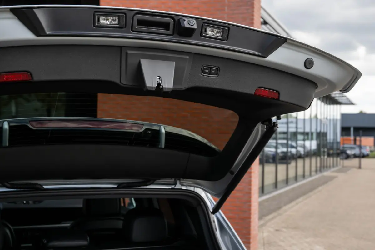 3.0 E-Hybrid SportDesign 4-Wielsturing InnoDrive