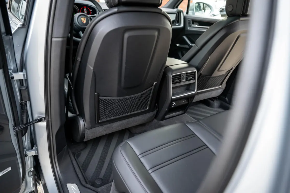 3.0 E-Hybrid SportDesign 4-Wielsturing InnoDrive
