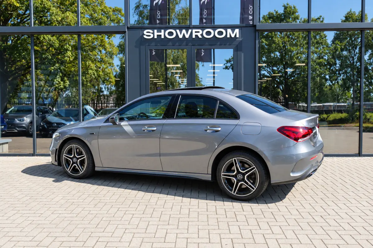 250 e Business Solution AMG PANO HUD CAM