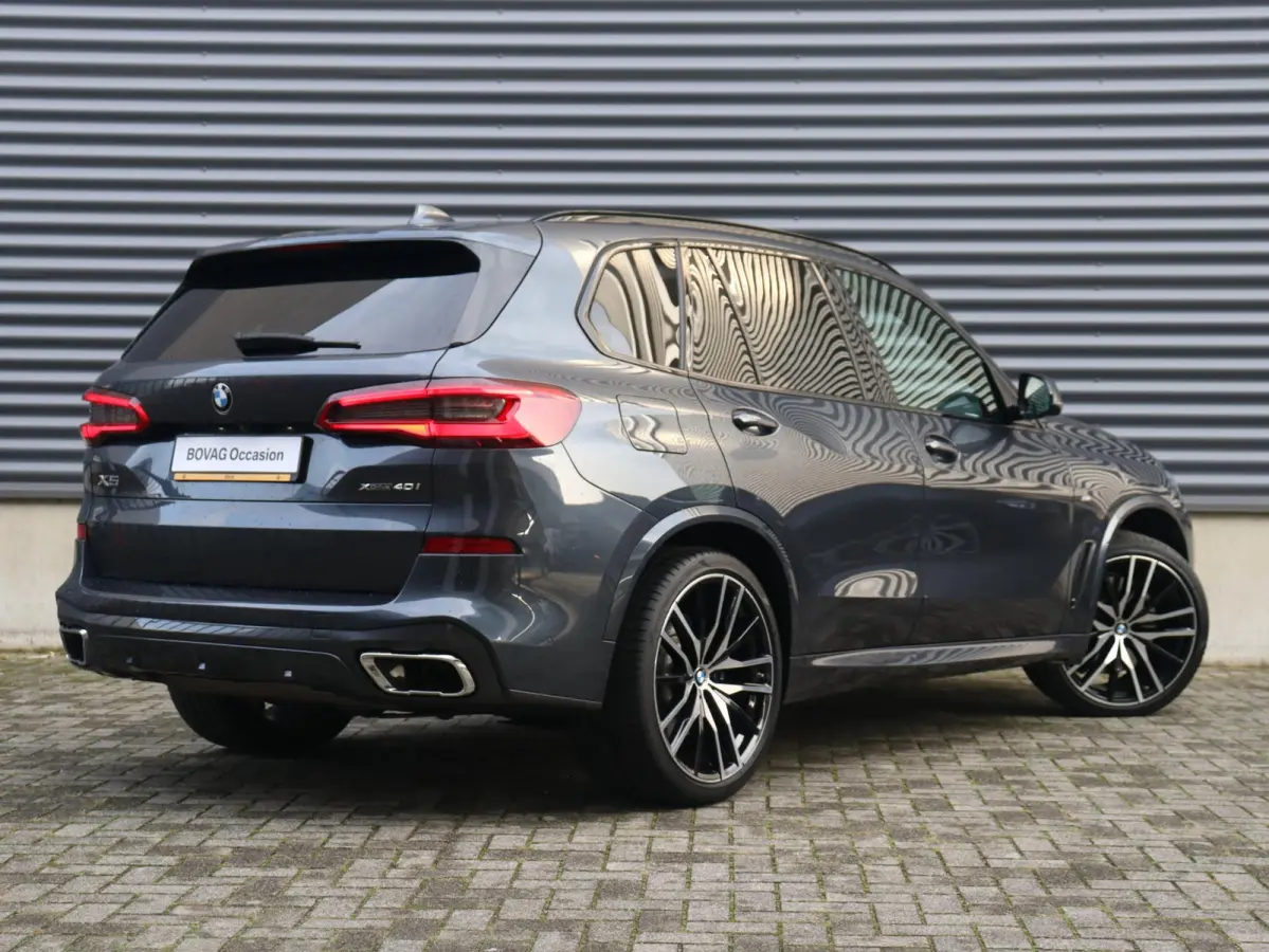 xDrive40i | High Executive | M Sportpakket | Panodak Skylounge | Trekhaak | Hi-Fi | Driving Assistant | Head-Up | Adaptief M Onderstel | 22'' LMV |