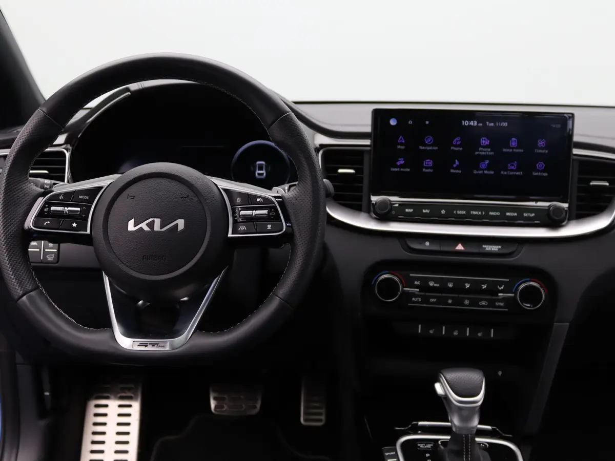 1.5 T-GDi GT-Line |  Automaat | Navigatie | Panoramadak | Apple Carplay / Android Auto | Climate Control | Camera | Digital Cockpit | Kia Connect | Stoel- Stuurverwarming | Adaptive Cruise C