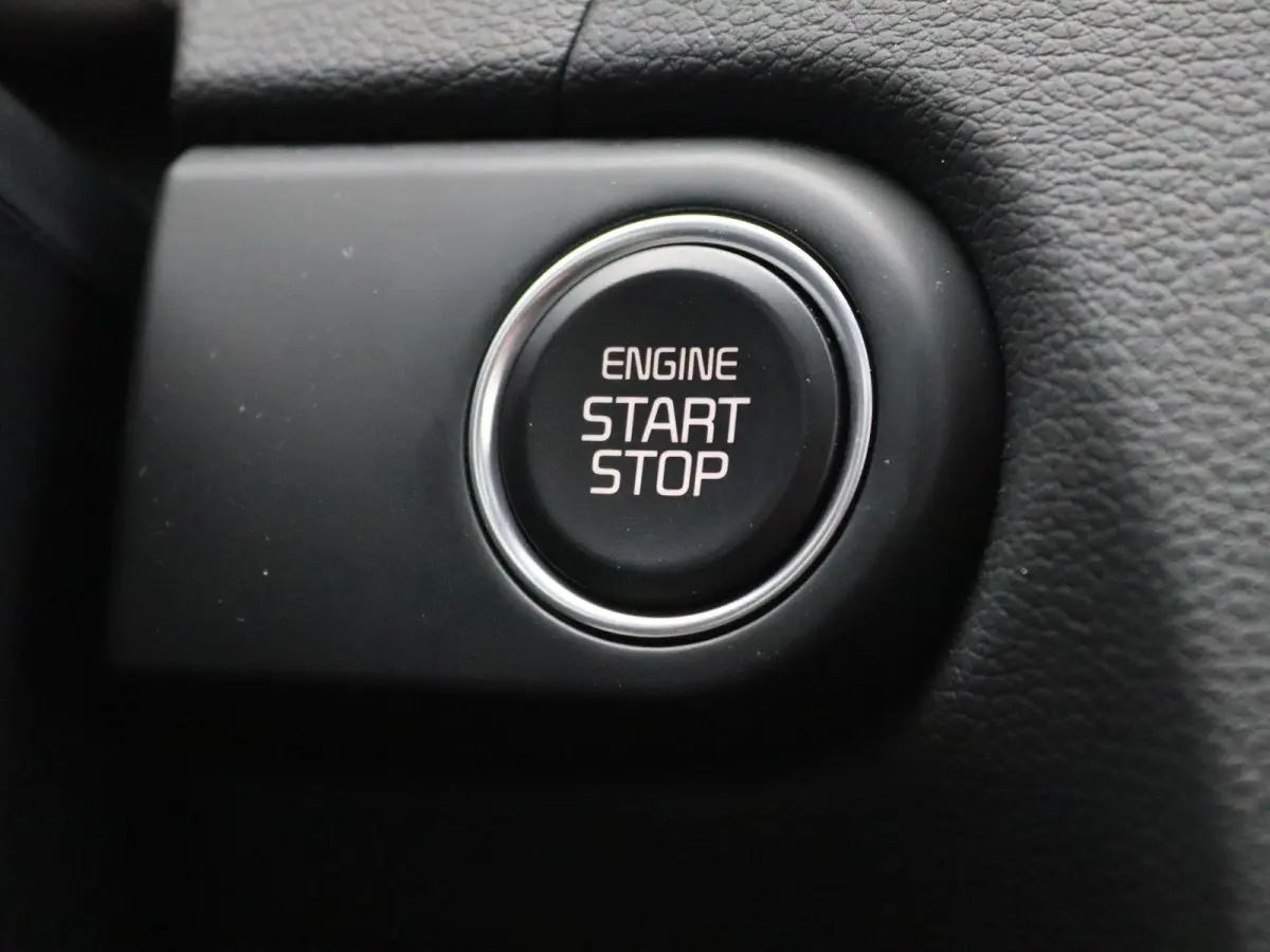 1.5 T-GDi GT-Line |  Automaat | Navigatie | Panoramadak | Apple Carplay / Android Auto | Climate Control | Camera | Digital Cockpit | Kia Connect | Stoel- Stuurverwarming | Adaptive Cruise C
