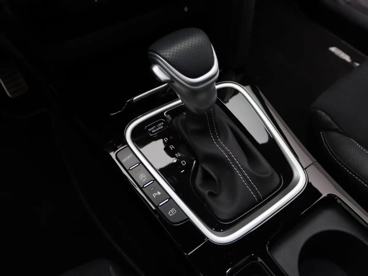 1.5 T-GDi GT-Line |  Automaat | Navigatie | Panoramadak | Apple Carplay / Android Auto | Climate Control | Camera | Digital Cockpit | Kia Connect | Stoel- Stuurverwarming | Adaptive Cruise C