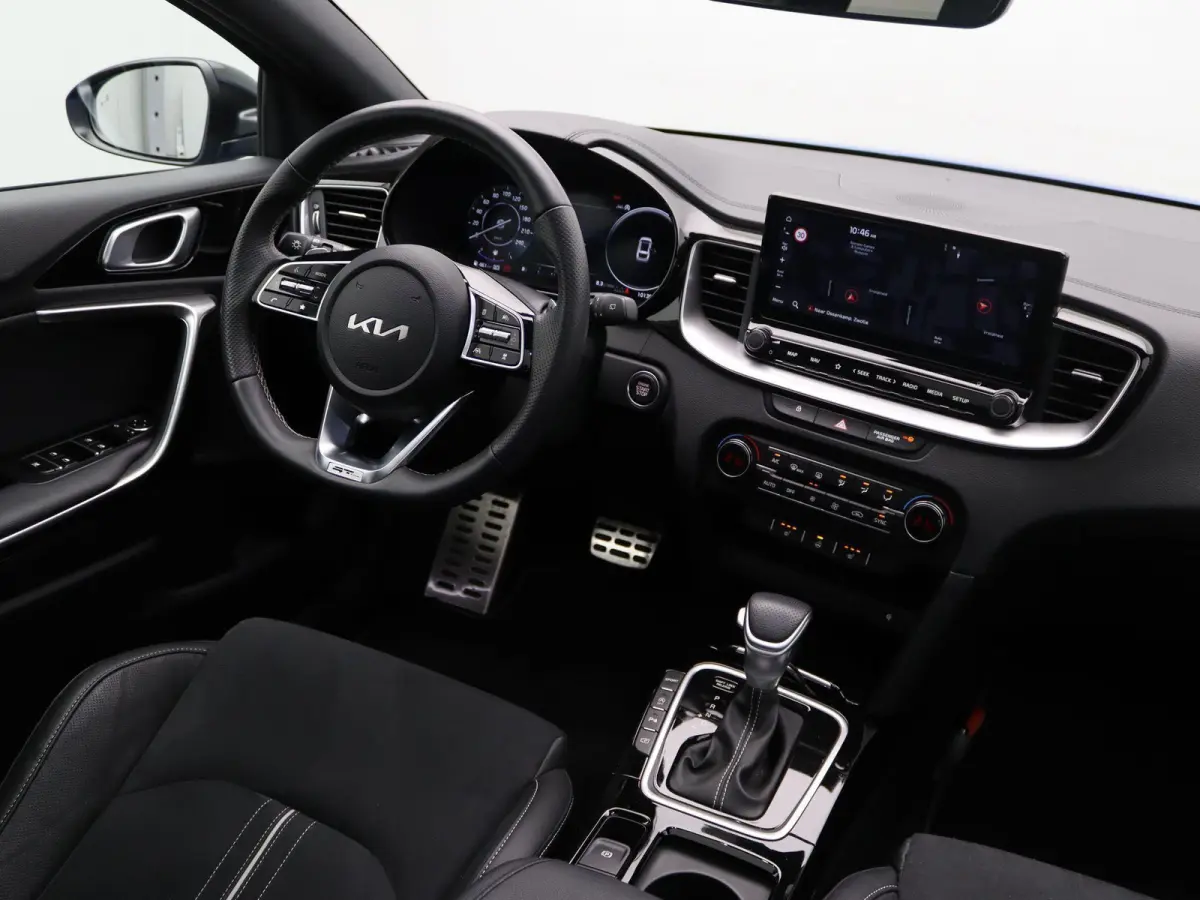1.5 T-GDi GT-Line |  Automaat | Navigatie | Panoramadak | Apple Carplay / Android Auto | Climate Control | Camera | Digital Cockpit | Kia Connect | Stoel- Stuurverwarming | Adaptive Cruise C