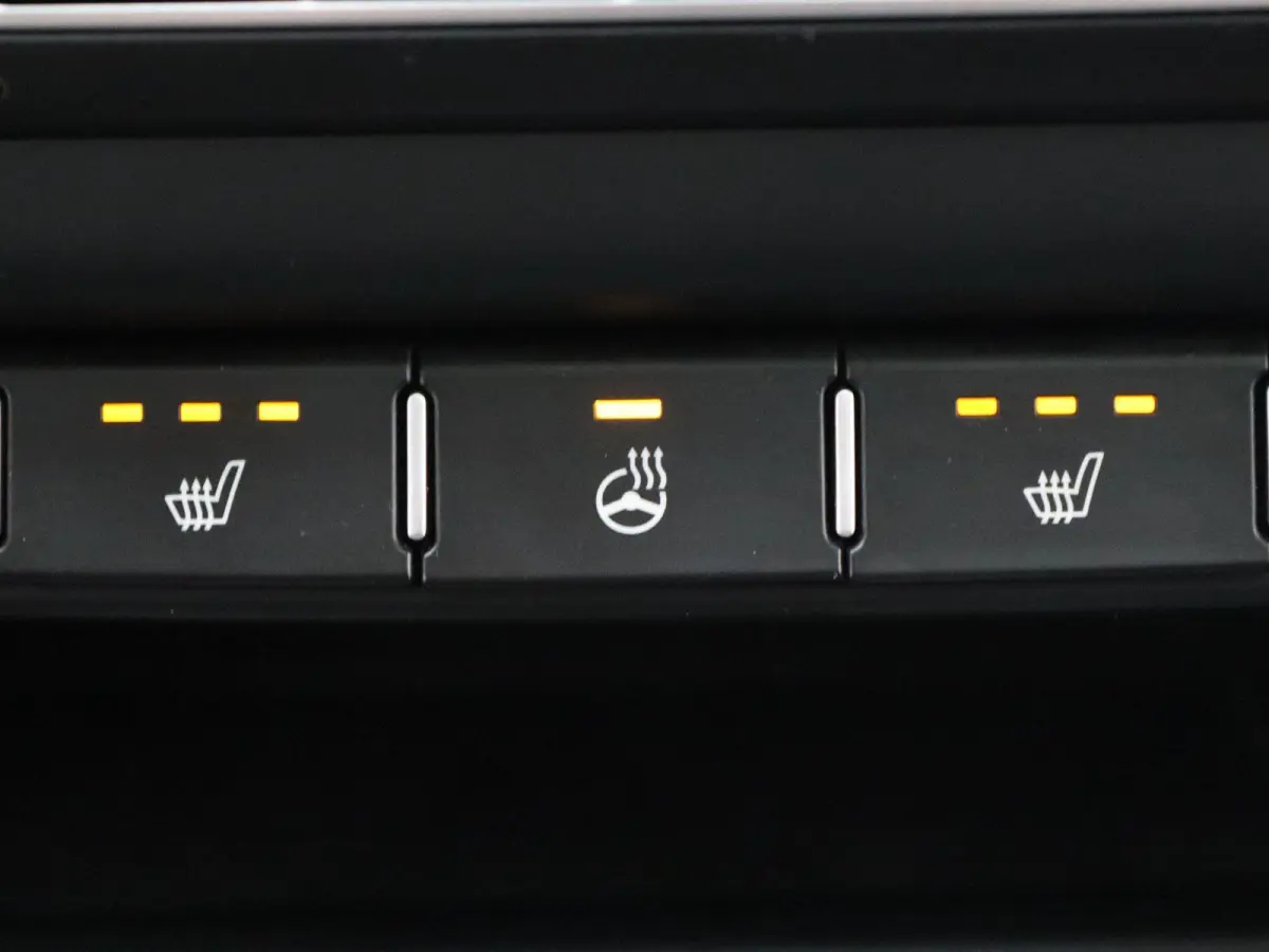 1.5 T-GDi GT-Line |  Automaat | Navigatie | Panoramadak | Apple Carplay / Android Auto | Climate Control | Camera | Digital Cockpit | Kia Connect | Stoel- Stuurverwarming | Adaptive Cruise C