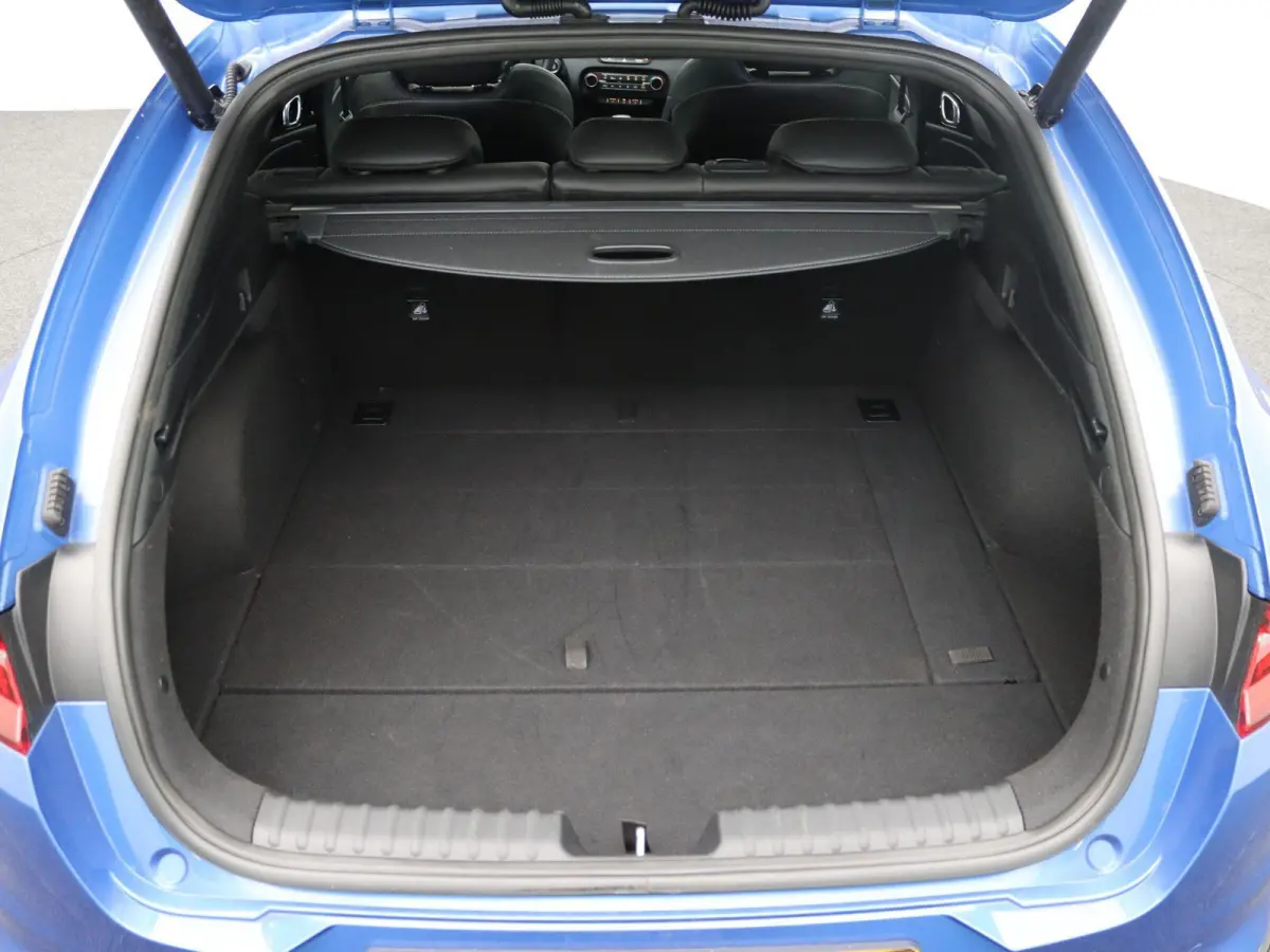 1.5 T-GDi GT-Line |  Automaat | Navigatie | Panoramadak | Apple Carplay / Android Auto | Climate Control | Camera | Digital Cockpit | Kia Connect | Stoel- Stuurverwarming | Adaptive Cruise C