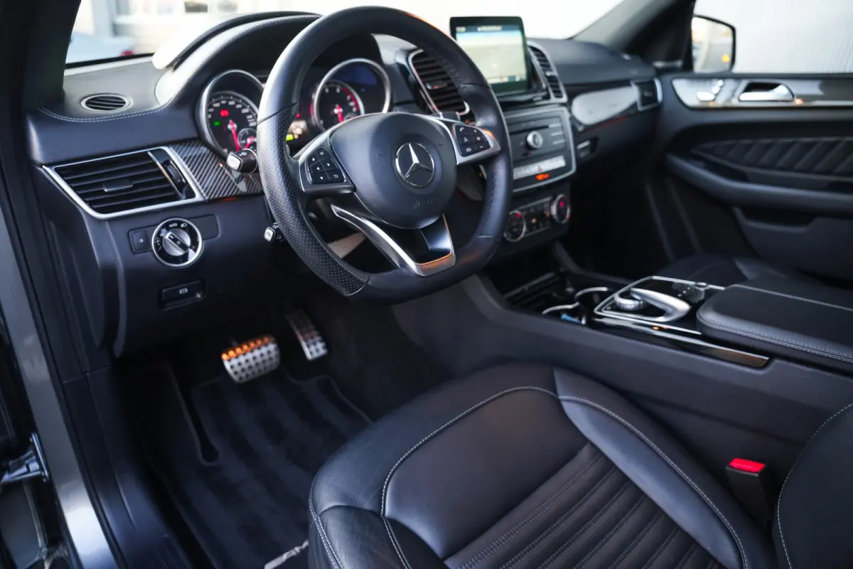500 e 449 pk 4MATIC AMG Sport Edition / NL-Auto/ Dealer.Ond/ Pano-Dak/ Keyless/ Head-Up/ 360-Camera/ Harman&Kardon/ Adap.Cruise/ Carbon/ 21'' LMV