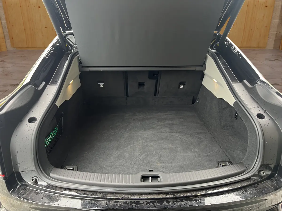 Single Motor Extended Range Ultra 92KWH | Luchtvering | Massage Stoelen | Bowers & Wilkens Dolby Atmos | Stoelen voor + achter verwarmd en geventileerd |