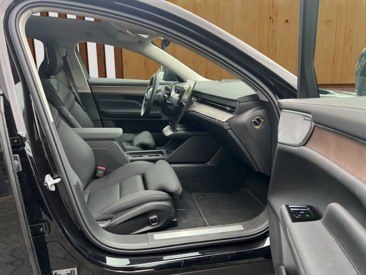Single Motor Extended Range Ultra 92KWH | Luchtvering | Massage Stoelen | Bowers & Wilkens Dolby Atmos | Stoelen voor + achter verwarmd en geventileerd |