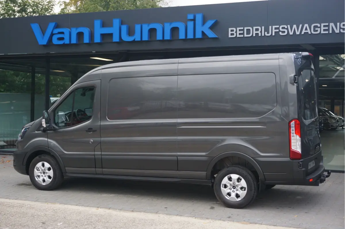350L 130PK AUT L3H2 BPM VRIJ!! Sync4 Navi, 360 Camera, LM Velg, Trekhaak!! NR. A58