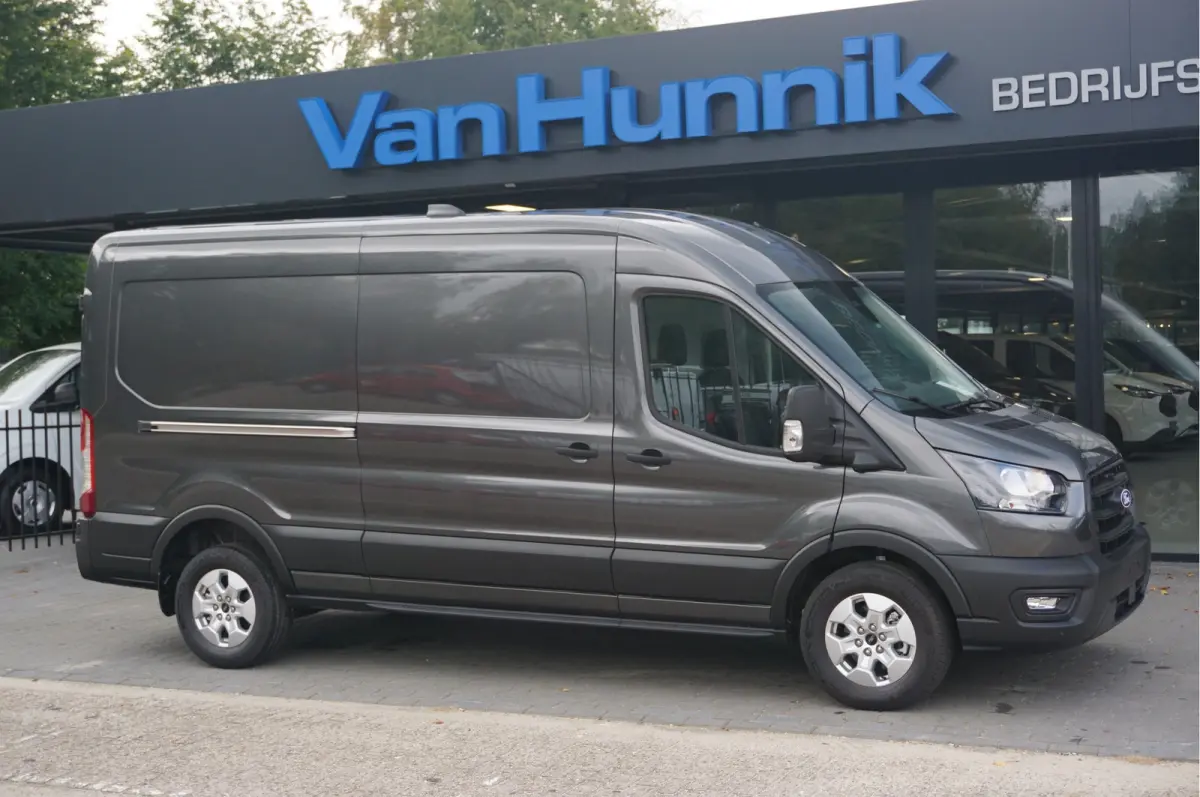 350L 130PK AUT L3H2 BPM VRIJ!! Sync4 Navi, 360 Camera, LM Velg, Trekhaak!! NR. A62