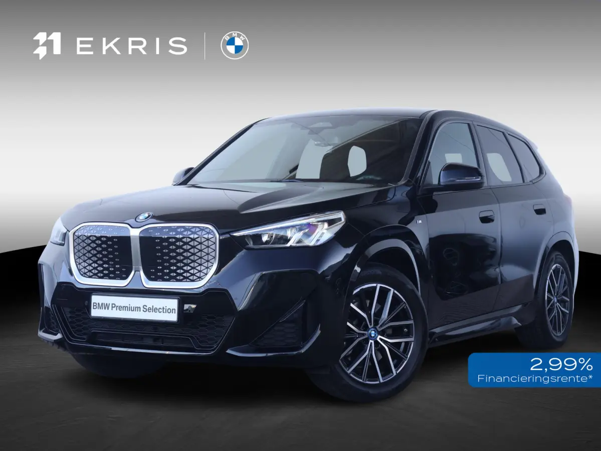 xDrive30 67 kWh | SoH 100% | M-Sport Pakket | Achteruitrij Camera | PDC | Verwarmde Voorstoelen | 18'' LM | Getint Glas Achter |