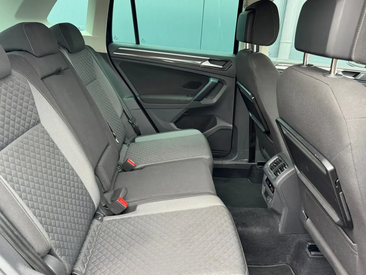 1.4 TSI Comfortline * Navigatiesysteem * Parkeercamers * Led * Lichtmetalen Velgen *
