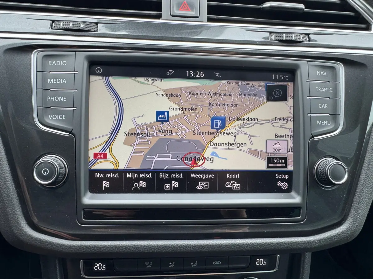 1.4 TSI Comfortline * Navigatiesysteem * Parkeercamers * Led * Lichtmetalen Velgen *