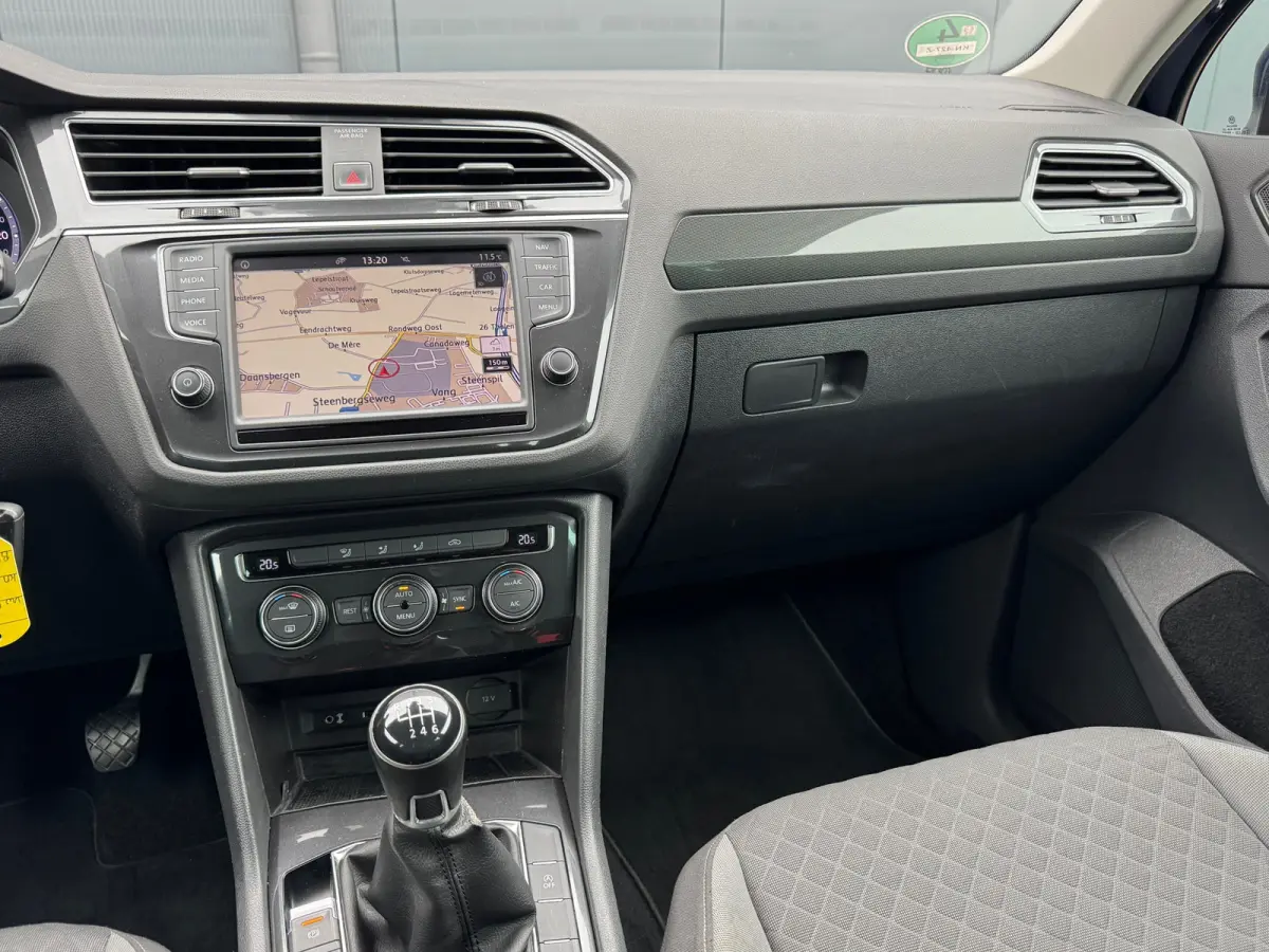 1.4 TSI Comfortline * Navigatiesysteem * Parkeercamers * Led * Lichtmetalen Velgen *