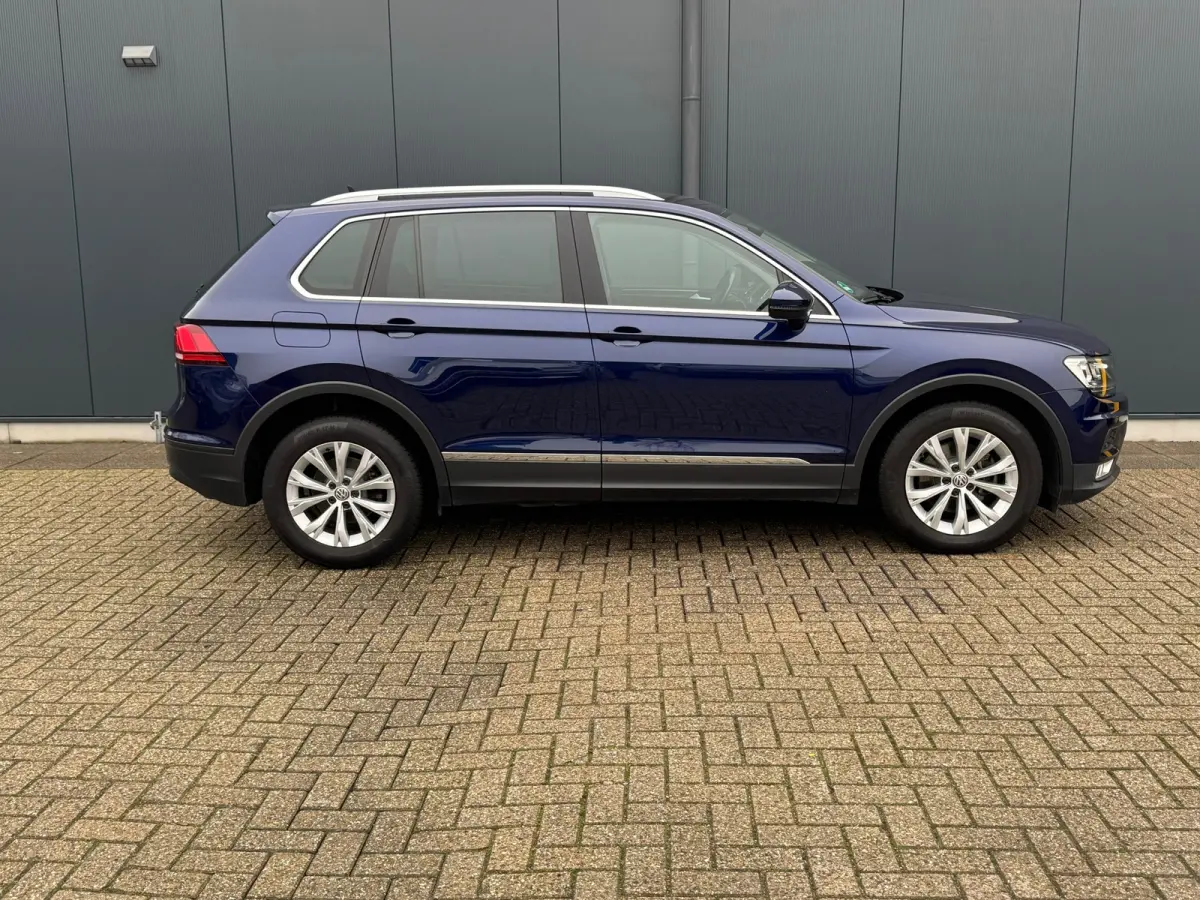 1.4 TSI Comfortline * Navigatiesysteem * Parkeercamers * Led * Lichtmetalen Velgen *