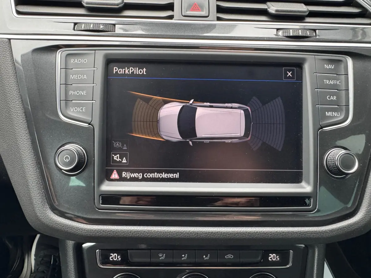 1.4 TSI Comfortline * Navigatiesysteem * Parkeercamers * Led * Lichtmetalen Velgen *