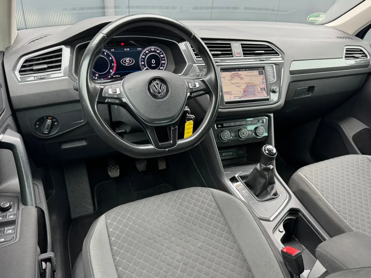 1.4 TSI Comfortline * Navigatiesysteem * Parkeercamers * Led * Lichtmetalen Velgen *