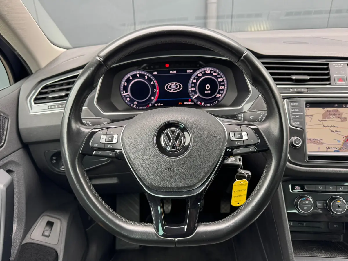 1.4 TSI Comfortline * Navigatiesysteem * Parkeercamers * Led * Lichtmetalen Velgen *