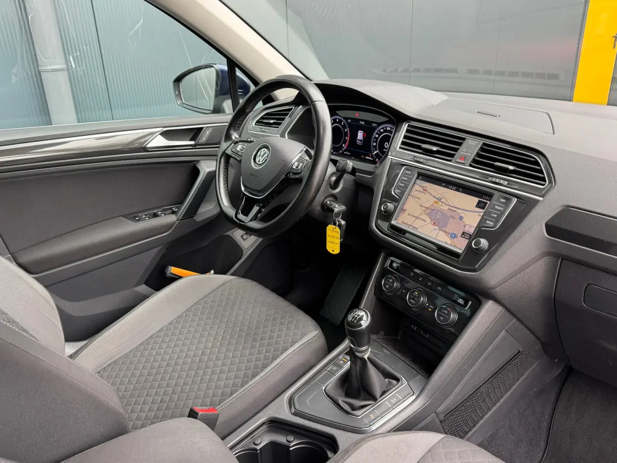 1.4 TSI Comfortline * Navigatiesysteem * Parkeercamers * Led * Lichtmetalen Velgen *