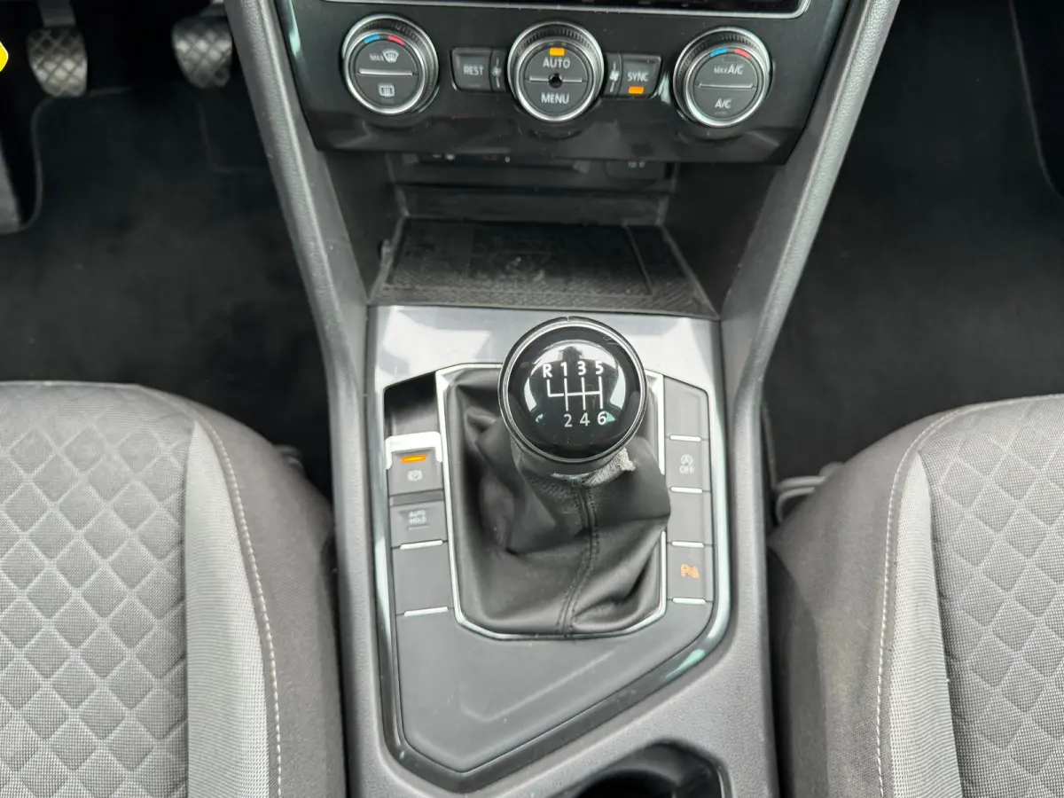 1.4 TSI Comfortline * Navigatiesysteem * Parkeercamers * Led * Lichtmetalen Velgen *