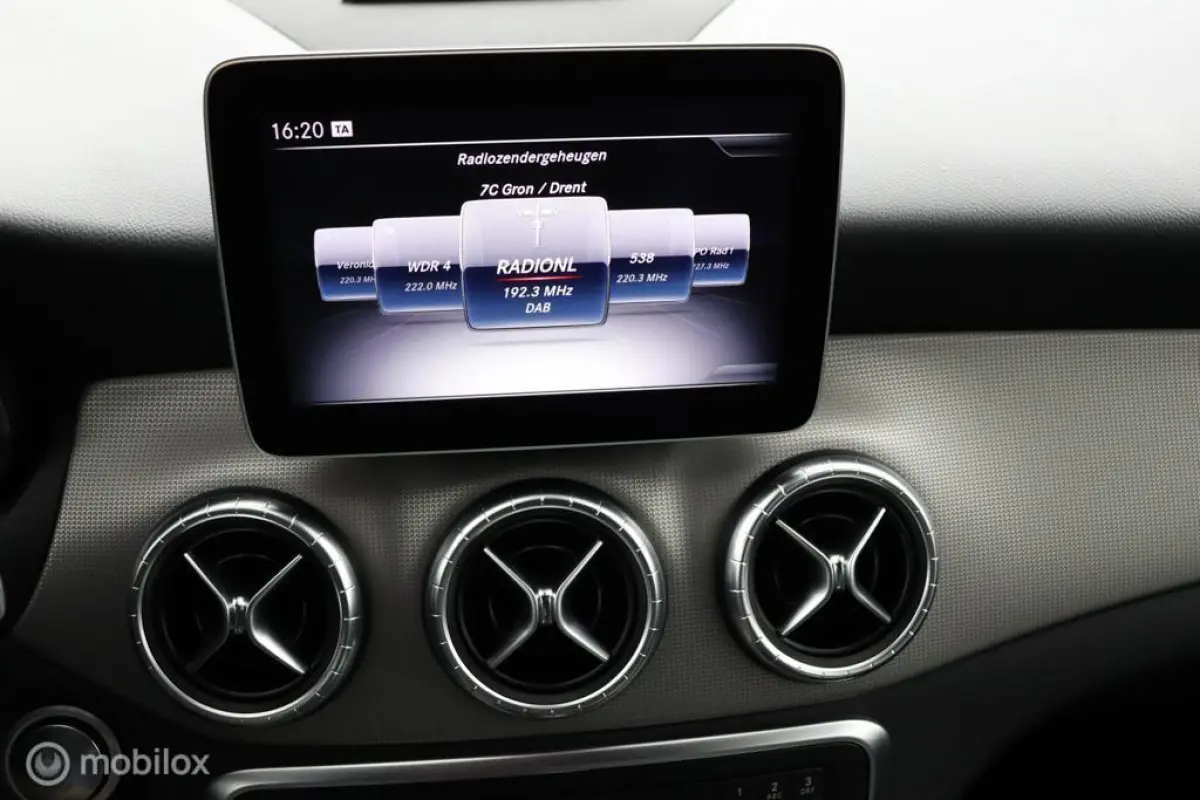 180 Upgrade Edition Autmaat | Vol Opties | Camera | PDC | NL Auto | Dealer-onderhouden | DEALER-STAAT