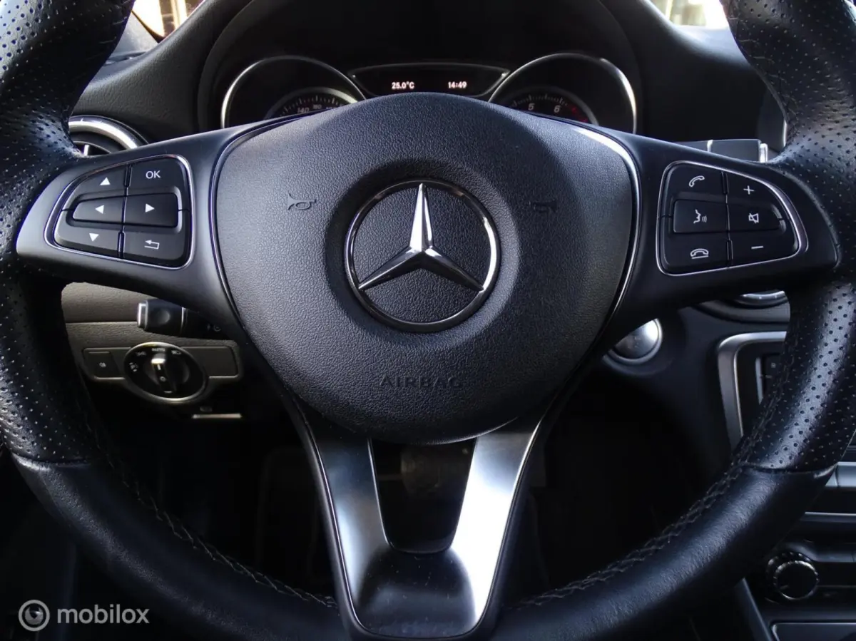 180 Upgrade Edition Autmaat | Vol Opties | Camera | PDC | NL Auto | Dealer-onderhouden | DEALER-STAAT