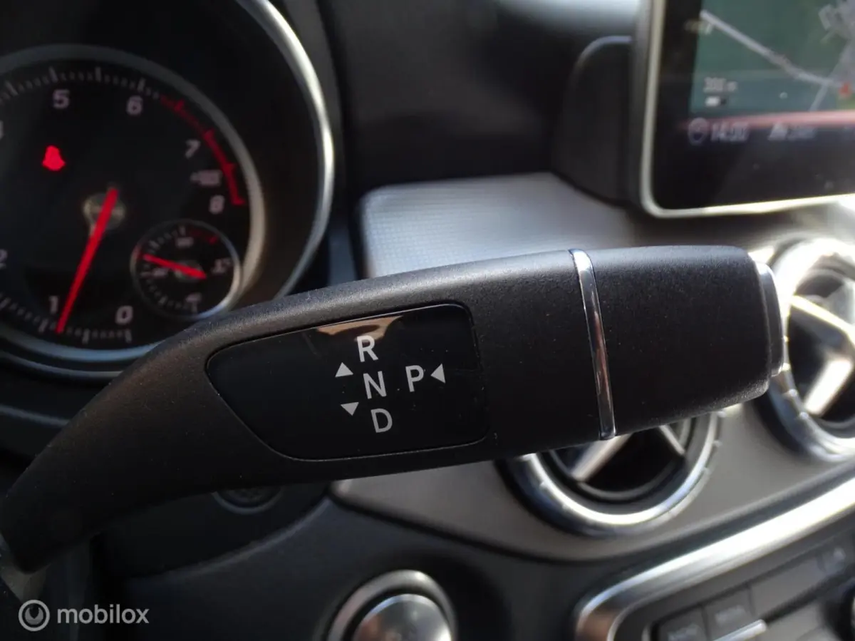 180 Upgrade Edition Autmaat | Vol Opties | Camera | PDC | NL Auto | Dealer-onderhouden | DEALER-STAAT