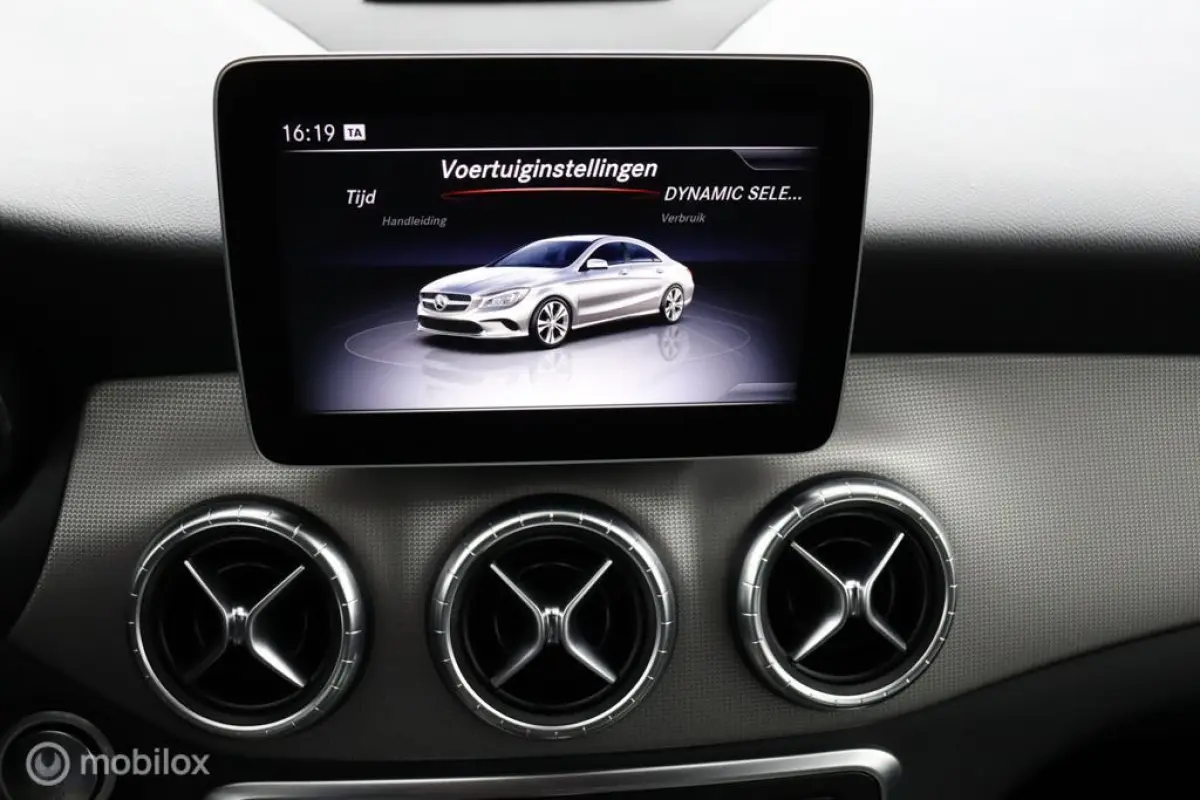 180 Upgrade Edition Autmaat | Vol Opties | Camera | PDC | NL Auto | Dealer-onderhouden | DEALER-STAAT