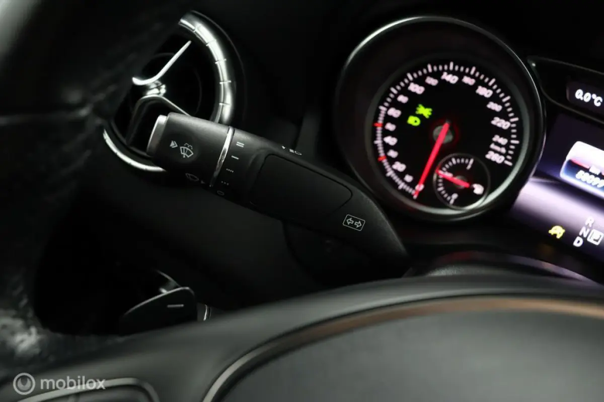 180 Upgrade Edition Autmaat | Vol Opties | Camera | PDC | NL Auto | Dealer-onderhouden | DEALER-STAAT